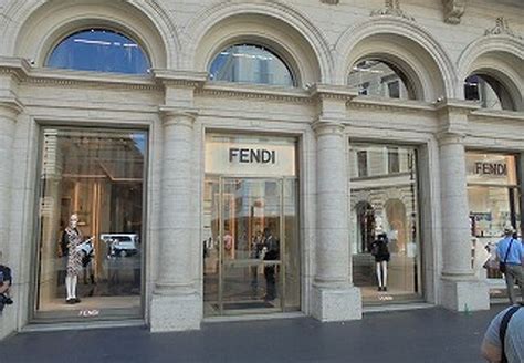 fendi イタリアで買うと|フェンディ (ローマ本店) クチコミ・アクセス・営業時間｜ロー .